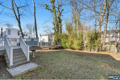 60 Westview Drive, Bergenfield, NJ 07621 - Photo 19