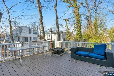 60 Westview Drive, Bergenfield, NJ 07621 - Photo 17