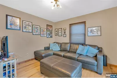 60 Westview Drive, Bergenfield, NJ 07621 - Photo 7