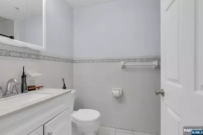 547 Gorge Road 2E #2E, Cliffside Park, NJ 07010 - Photo 21