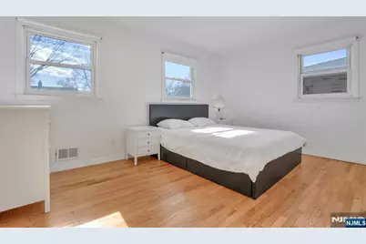 687 Lancaster Road, Ridgefield, NJ 07657 - Photo 9