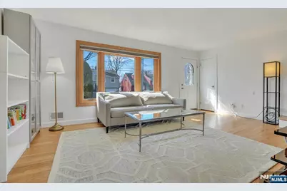 687 Lancaster Road, Ridgefield, NJ 07657 - Photo 7