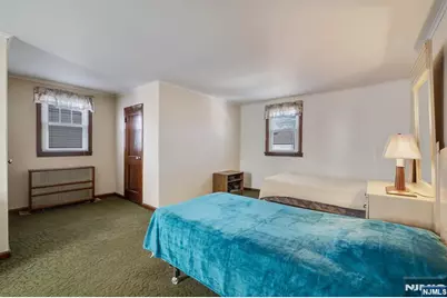 281 Fencsak Avenue, Elmwood Park, NJ 07407 - Photo 13