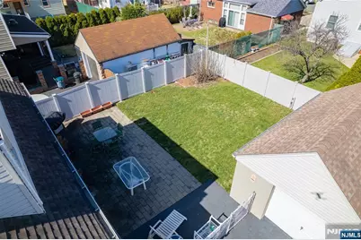 281 Fencsak Avenue, Elmwood Park, NJ 07407 - Photo 23