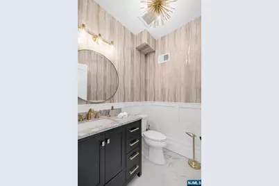 452 Oregon Street, Paramus, NJ 07652 - Photo 23