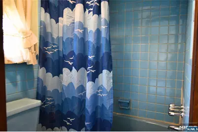 297 Fencsak Avenue, Elmwood Park, NJ 07407 - Photo 17