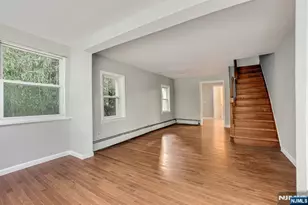 34 Oak St, Bloomingdale, NJ 07403 - Photo 9