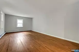 34 Oak St, Bloomingdale, NJ 07403 - Photo 11