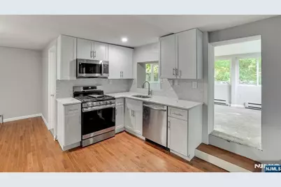 34 Oak Street, Bloomingdale, NJ 07403 - Photo 5