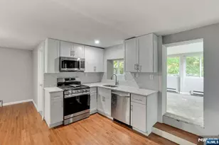 34 Oak St, Bloomingdale, NJ 07403 - Photo 5