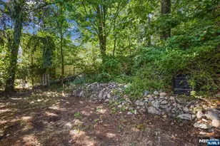 34 Oak St, Bloomingdale, NJ 07403 - Photo 17