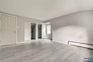 34 Oak St, Bloomingdale, NJ 07403 - Photo 15