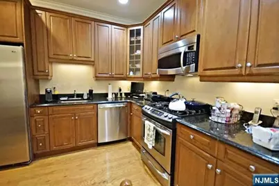 5 Tenakill Park E 106 #106, Cresskill, NJ 07626 - Photo 3