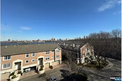 200 Grand Cove Way 5M #5M, Edgewater, NJ 07020 - Photo 17