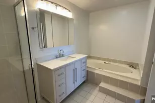 200 Grand Cove Way 5M, Edgewater, NJ 07020 - Photo 11