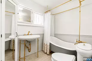 384 Anderson St, Hackensack, NJ 07601 - Photo 19