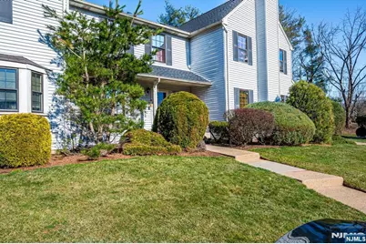 1704 Deerfield Drive 1704 #1704, Edison, NJ 08820 - Photo 3