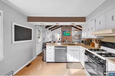 8-27 Oak Street, Fair Lawn, NJ 07410 - Photo 7