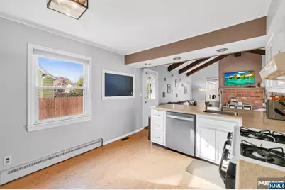 8-27 Oak Street, Fair Lawn, NJ 07410 - Photo 9