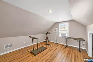 8-27 Oak St, Fair Lawn, NJ 07410 - Photo 23