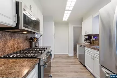 117 Overpeck Avenue, Ridgefield Park, NJ 07660 - Photo 5