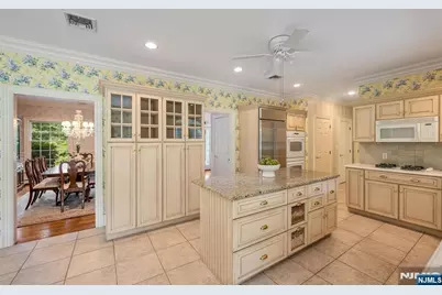 193 Pulis Avenue, Franklin Lakes, NJ 07417 - Photo 9