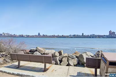 1055 River Road 302 #302, Edgewater, NJ 07020 - Photo 19