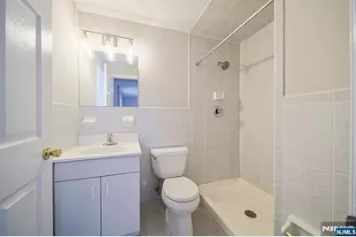 2432 3rd Street B #B, Fort Lee, NJ 07024 - Photo 37