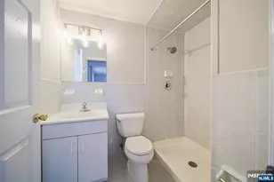 2432 3rd Street B, Fort Lee, NJ 07024 - Photo 37