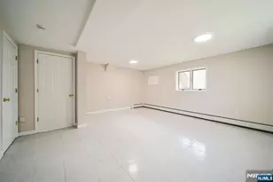 2432 3rd Street B, Fort Lee, NJ 07024 - Photo 35