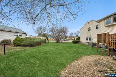 2 Caryn Place, Fairfield, NJ 07004 - Photo 33