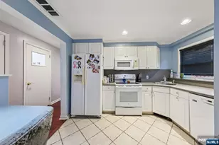 2 Caryn Pl, Fairfield, NJ 07004 - Photo 21
