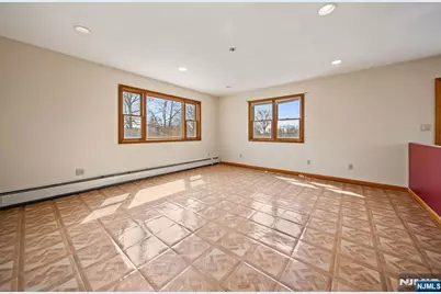 125 Merritt Avenue, Bergenfield, NJ 07621 - Photo 21