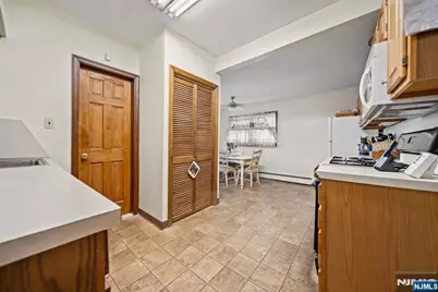 125 Merritt Avenue, Bergenfield, NJ 07621 - Photo 9