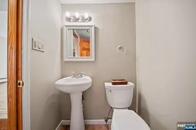 125 Merritt Avenue, Bergenfield, NJ 07621 - Photo 25