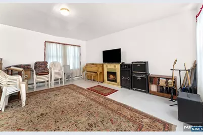 78-80 Girard Place, Newark, NJ 07108 - Photo 11