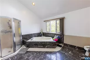 81 Crescent Ave, Mahwah, NJ 07430 - Photo 17