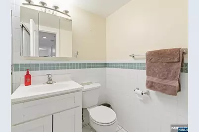 60 Parkway Drive 4G #4G, East Orange, NJ 07017 - Photo 9