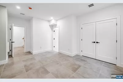 234 Vivien Court, Paramus, NJ 07652 - Photo 45