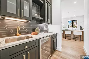 234 Vivien Ct, Paramus, NJ 07652 - Photo 9