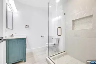 234 Vivien Ct, Paramus, NJ 07652 - Photo 41