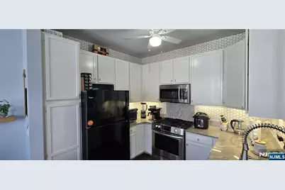 410 Howe Avenue 16 #16, Passaic, NJ 07055 - Photo 15