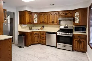 71 Stewart St, Demarest, NJ 07627 - Photo 3