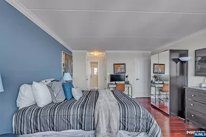 250 Gorge 21B #21B, Cliffside Park, NJ 07010 - Photo 23