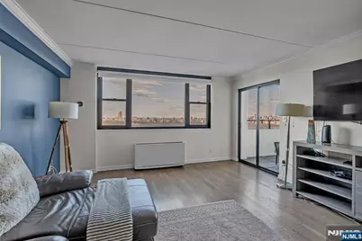 250 Gorge 21B #21B, Cliffside Park, NJ 07010 - Photo 9