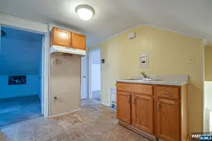 390 Lafayette St, Newark, NJ 07105 - Photo 27