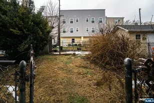 390 Lafayette St, Newark, NJ 07105 - Photo 39