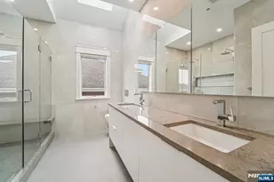 412 Lincoln Ave, Cliffside Park, NJ 07010 - Photo 17