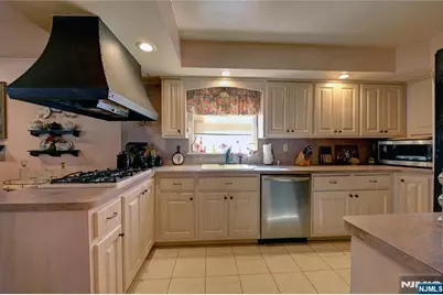 274 Gaston Avenue, Garfield, NJ 07026 - Photo 3