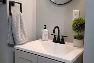 633 Thomas Blvd, East Orange, NJ 07017 - Photo 5